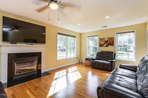 30 Pheasant Ln, Raynham, MA 02767 photo 7
