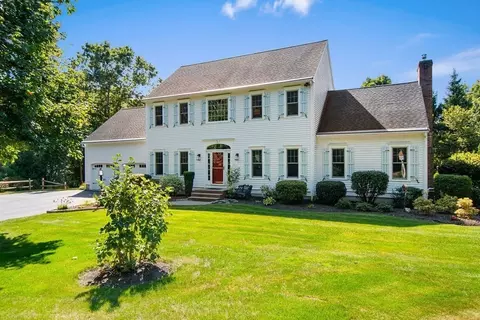 5 Oak Ridge Ln, Grafton, MA 01519