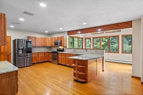 44 Boeske Ave, Maynard, MA 01754
