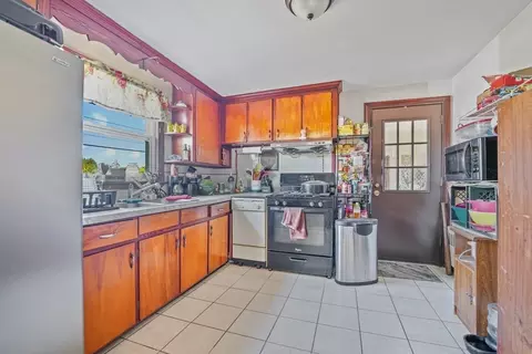 403 King Philip St, Fall River, MA 02724 photo 6