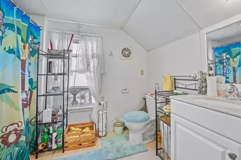 403 King Philip St, Fall River, MA 02724 photo 16