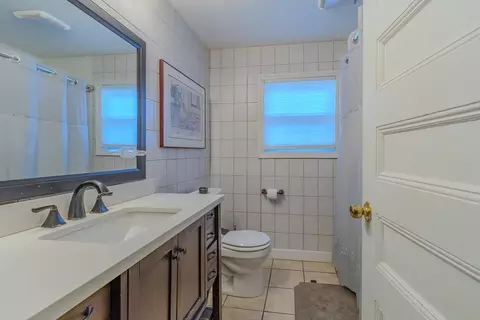 Bath - 47 Rush St, Springfield, MA 01109 photo 1 of 3