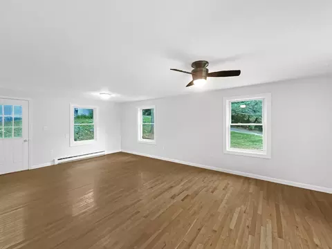 Living - 30 Manhattan Rd, Worcester, MA 01602 photo 3 of 4