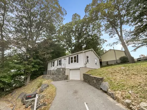 Exterior - 30 Manhattan Rd, Worcester, MA 01602 photo 5 of 7