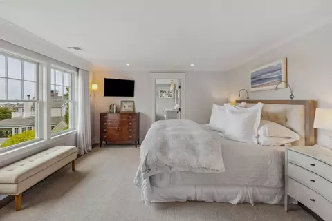 Bedroom - 10 Monroe Rd, Marblehead, MA 01945 photo 1 of 4