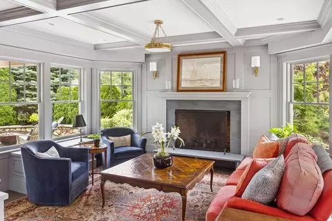 Living - 10 Monroe Rd, Marblehead, MA 01945 photo 1 of 4