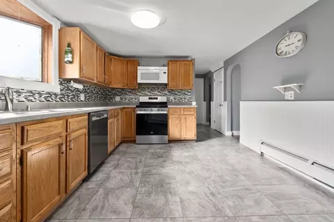 13 Porter St, Danvers, MA 01923 photo 10