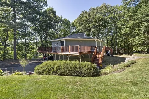 26 Robert St, Clinton, MA 01510
