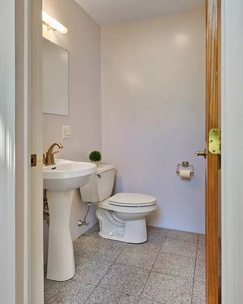 Bath - 99 Hendrick St, Easthampton, MA 01027 photo 1 of 4