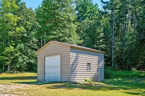 Exterior - 99 Hendrick St, Easthampton, MA 01027 photo 8 of 8