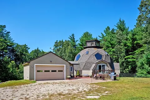 Exterior - 99 Hendrick St, Easthampton, MA 01027 photo 1 of 8