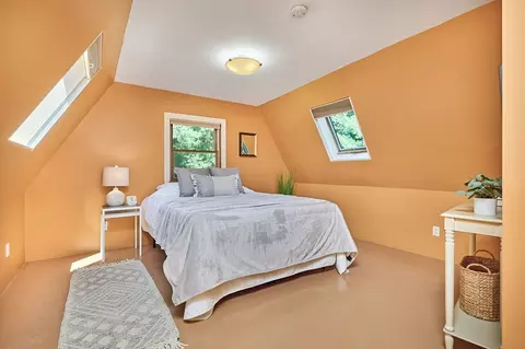Bedroom - 99 Hendrick St, Easthampton, MA 01027 photo 2 of 3