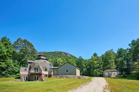 Exterior - 99 Hendrick St, Easthampton, MA 01027 photo 6 of 8