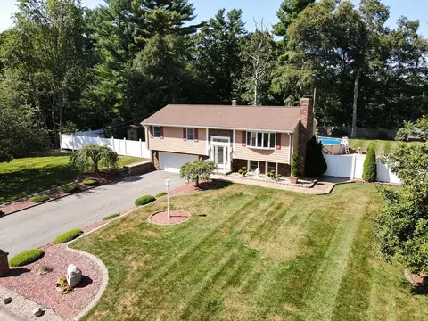 8 Holly Hill Ave, Westport, MA 02790