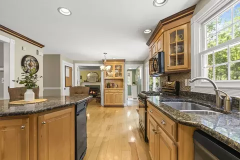 40 Blacksmith Rd, Dracut, MA 01826 photo 10