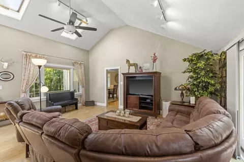 40 Blacksmith Rd, Dracut, MA 01826 photo 15