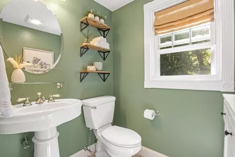 40 Blacksmith Rd, Dracut, MA 01826 photo 16