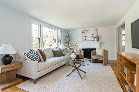 23 Lexington Rd, Wellesley, MA 02482 photo 3