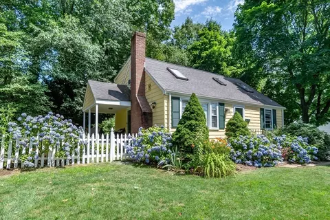 23 Lexington Rd, Wellesley, MA 02482 photo 2