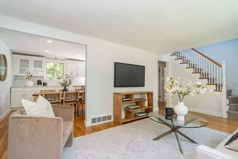 23 Lexington Rd, Wellesley, MA 02482 photo 5