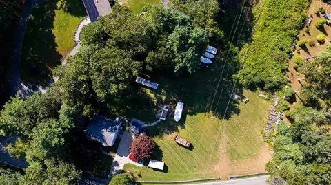 284 Mendall Rd, Acushnet, MA 02743