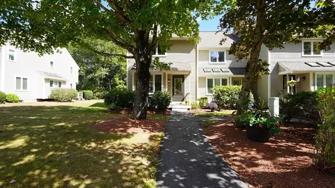 212 Maple Brook Rd #212, Bellingham, MA 02019