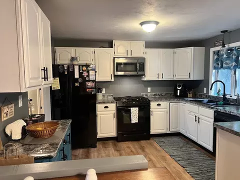 77 Darnell Rd, Worcester, MA 01606 photo 3