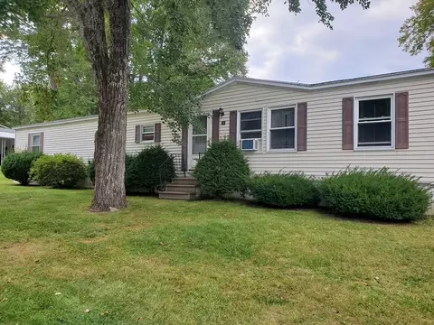 10 Fifth St, Brookfield, MA 01506