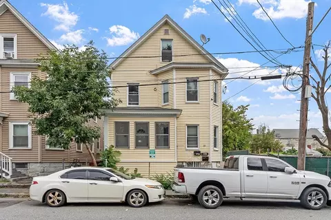 15 Clare St, Lowell, MA 01852