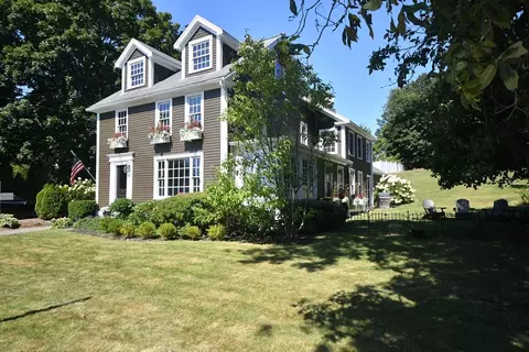 436 Main St, Amesbury, MA 01913