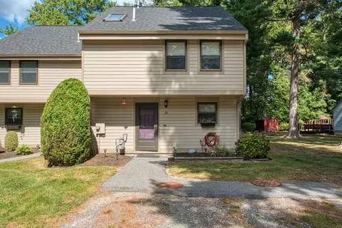20 Greenwood Village Rd #20, Easton, MA 02356