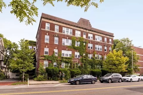 1697 Cambridge St #6, Cambridge, MA 02138