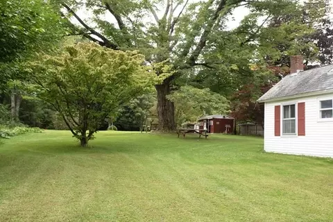 40 Ryan Rd, Northampton, MA 01062 photo 2