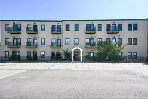 426 Mt Hope St #303, North Attleboro, MA 02760
