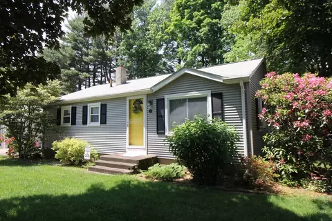 9 Benger Ave, South Hadley, MA 01075