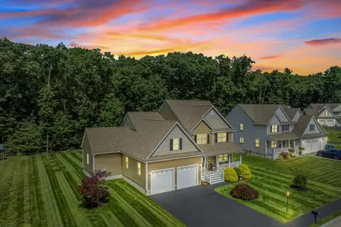 40 Wells Dr, Tewksbury, MA 01876