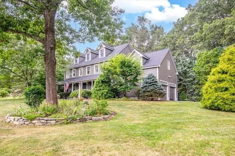 21 Hickory Ln #21, Stow, MA 01775