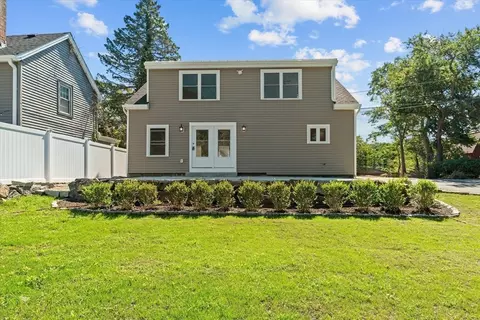 42 High St, Gloucester, MA 01930 photo 2