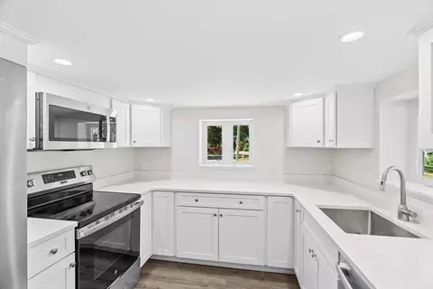 42 High St, Gloucester, MA 01930 photo 9