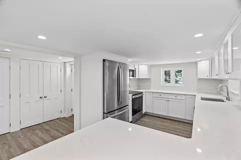 42 High St, Gloucester, MA 01930 photo 8