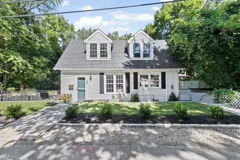 29 Babcock Ave, Weymouth, MA 02191