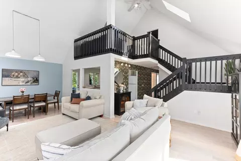 Living - 3 Forest Park Dr, Mendon, MA 01756 photo 2 of 4