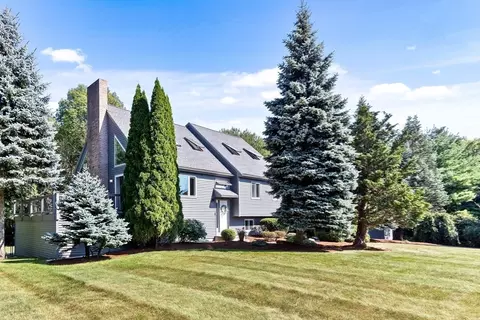 Exterior - 3 Forest Park Dr, Mendon, MA 01756 photo 2 of 5