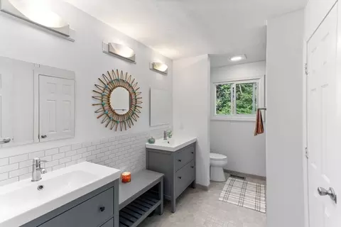 Bath - 3 Forest Park Dr, Mendon, MA 01756 photo 1 of 2