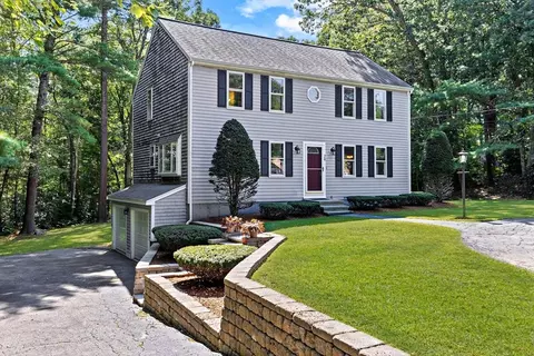 29 Helen Dr, Hanson, MA 02341