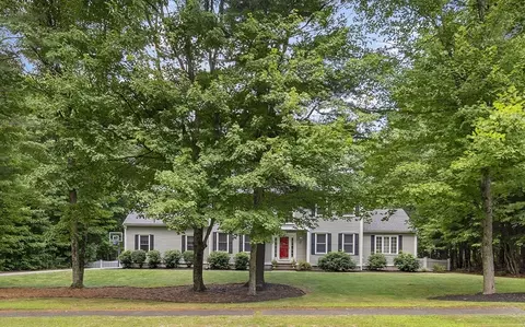 43 Wagon Rd, Walpole, MA 02081 photo 2