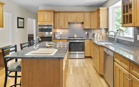 43 Wagon Rd, Walpole, MA 02081 photo 17