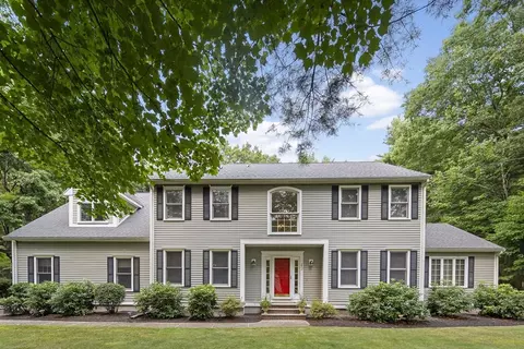 43 Wagon Rd, Walpole, MA 02081