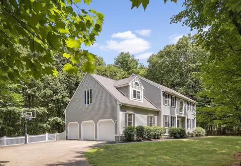 43 Wagon Rd, Walpole, MA 02081 photo 4
