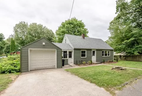 16 Hamlet St, East Longmeadow, MA 01028